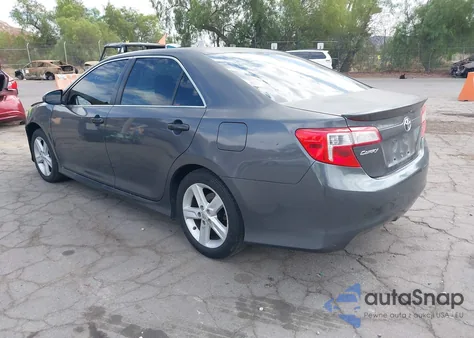 2012 Toyota Camry Se z USA, uszkodzony, nr VIN 4T1BF1FK3CU617472